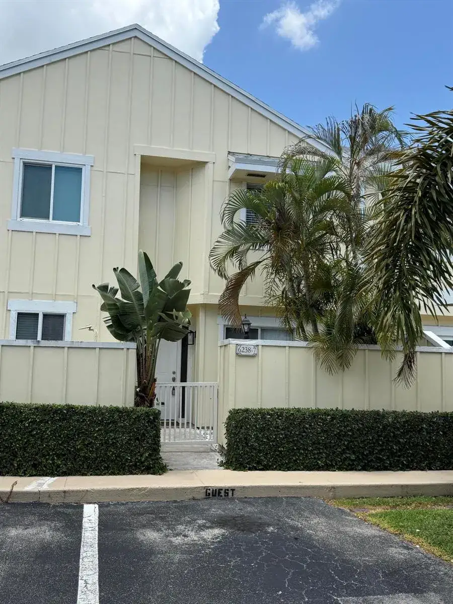 2 bedroom 2 bath Residential for sale at 6238 Riverwalk Lane # 7, Jupiter FL 33458