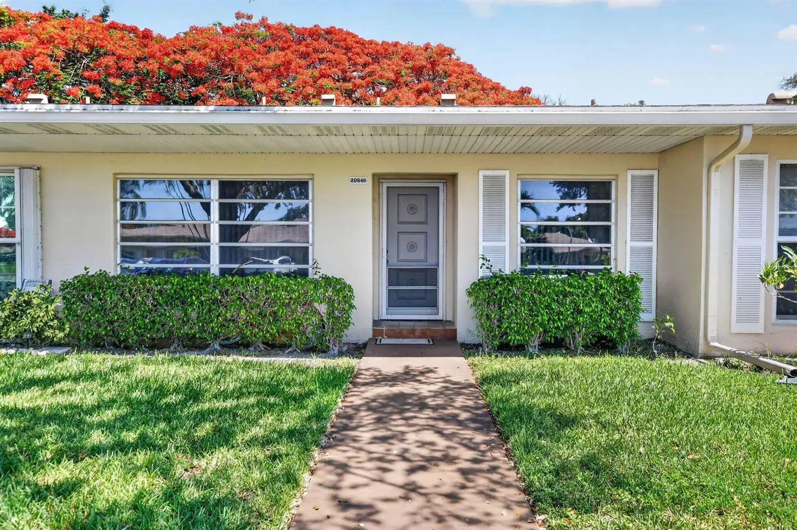 2 bedroom 1 bath Residential for sale at 20846 Vinesta Circle, Boca Raton FL 33433
