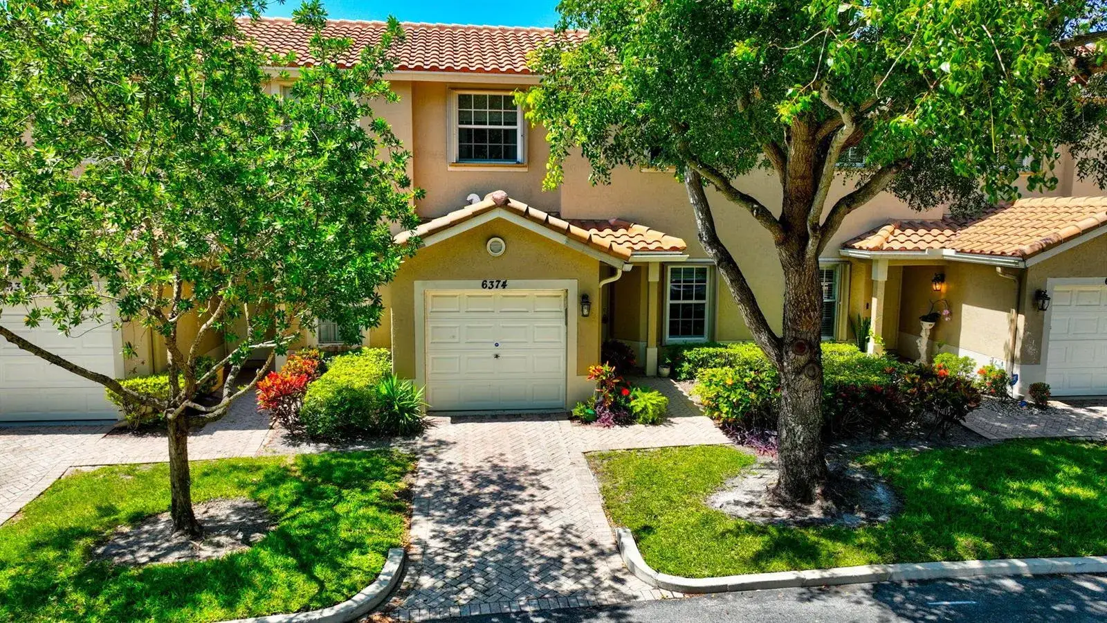 3 bedroom 2 bath Residential for sale at 6374 Park Lake Circle, Boynton Beach FL 33437
