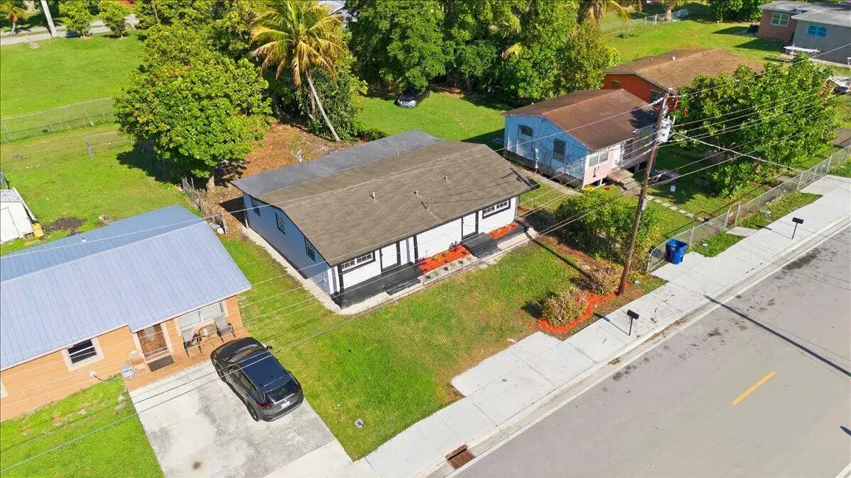 4 bedroom 2 bath Residential Lease for rent at 270 SW 10th Avenue # 1, South Bay FL 33493