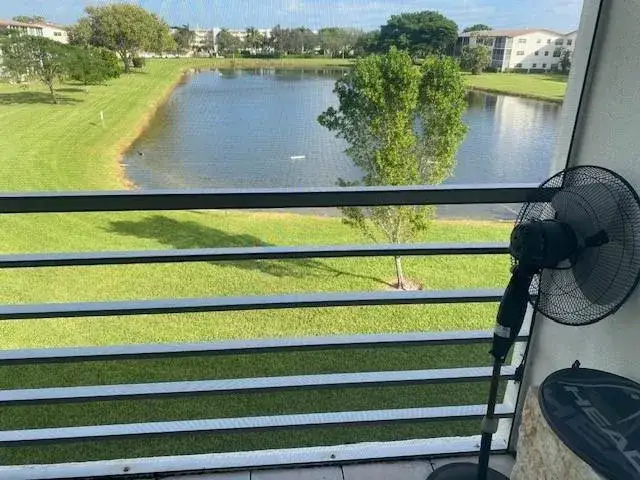 2 bedroom 1 bath Residential Lease for rent at 117 Brighton C # 117, Boca Raton FL 33434
