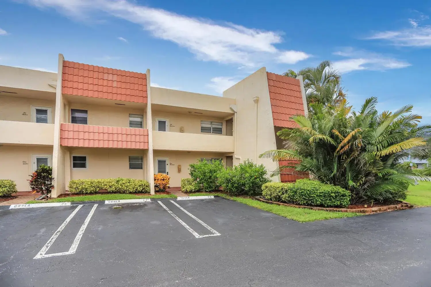 2 bedroom 2 bath Residential Lease for rent at 2500 Fiore Way # a, Delray Beach FL 33445