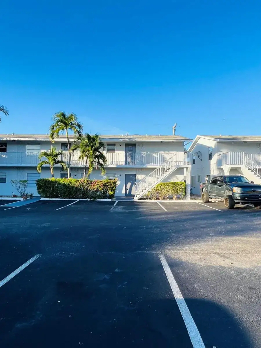 2 bedroom 2 bath Residential Lease for rent at 510 24th Avenue N # 401, FL 33460