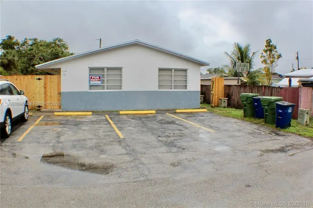 2 bedroom 2 bath Residential Lease for rent at 719 SW 7th Street # 2, Hallandale Beach FL 33009