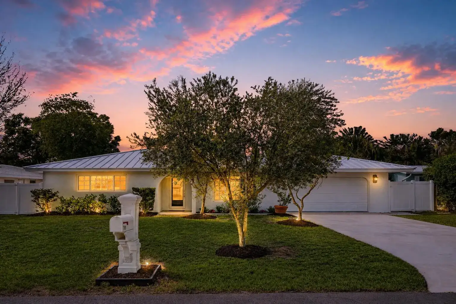 3 bedroom 4 bath Residential for sale at 718 SW 27th Place, Boynton Beach FL 33435