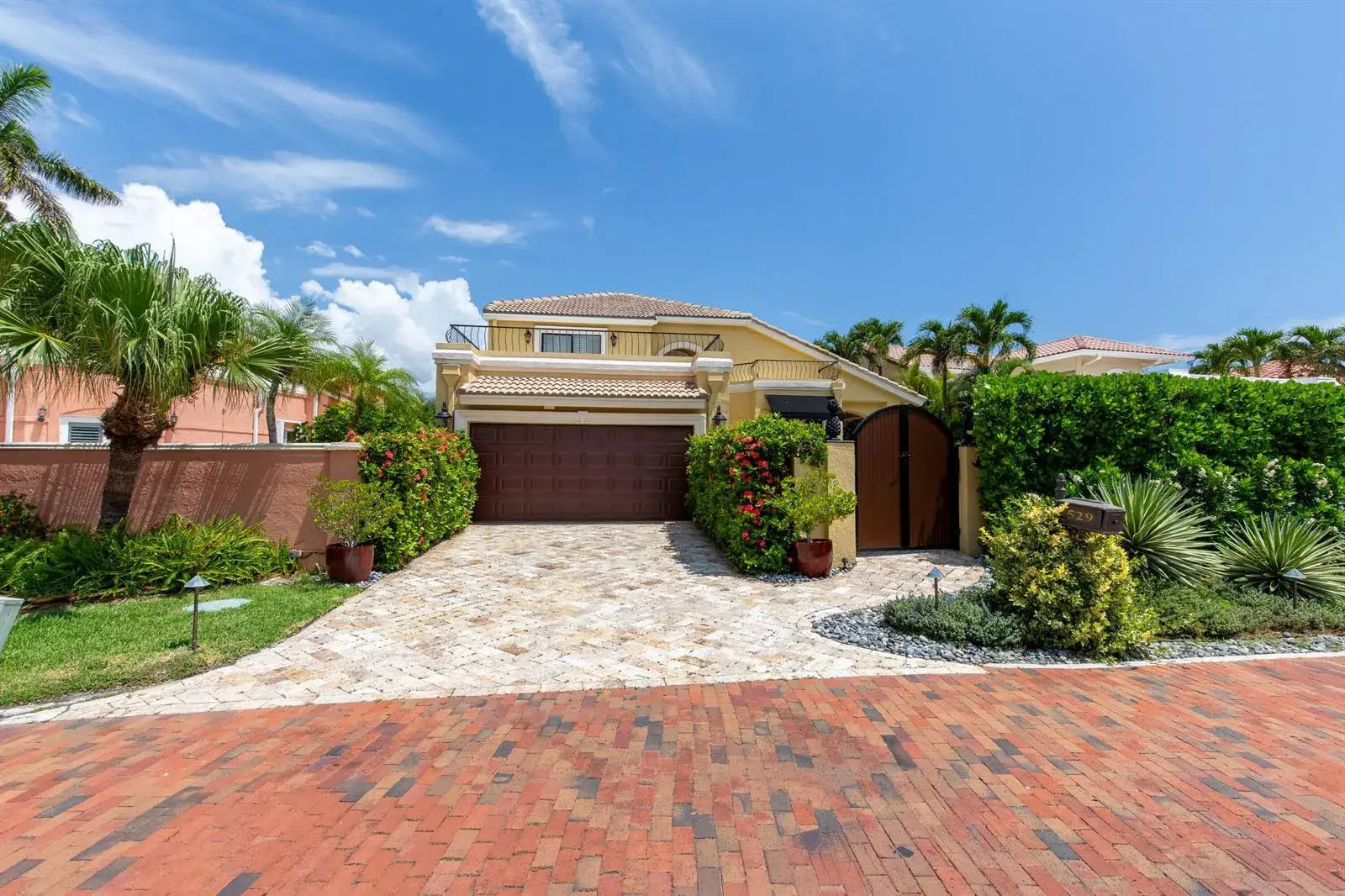 4 bedroom 3 bath Residential for sale at 529 Pelican Way, Delray Beach FL 33483