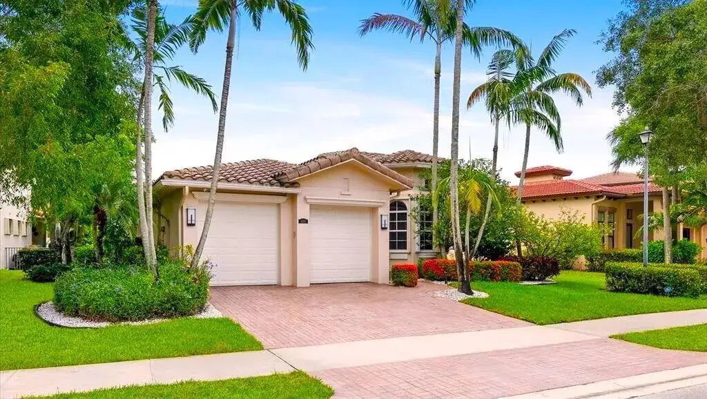 3 bedroom 2 bath Residential for sale at 8247 NW 107th Terrace, Parkland FL 33076