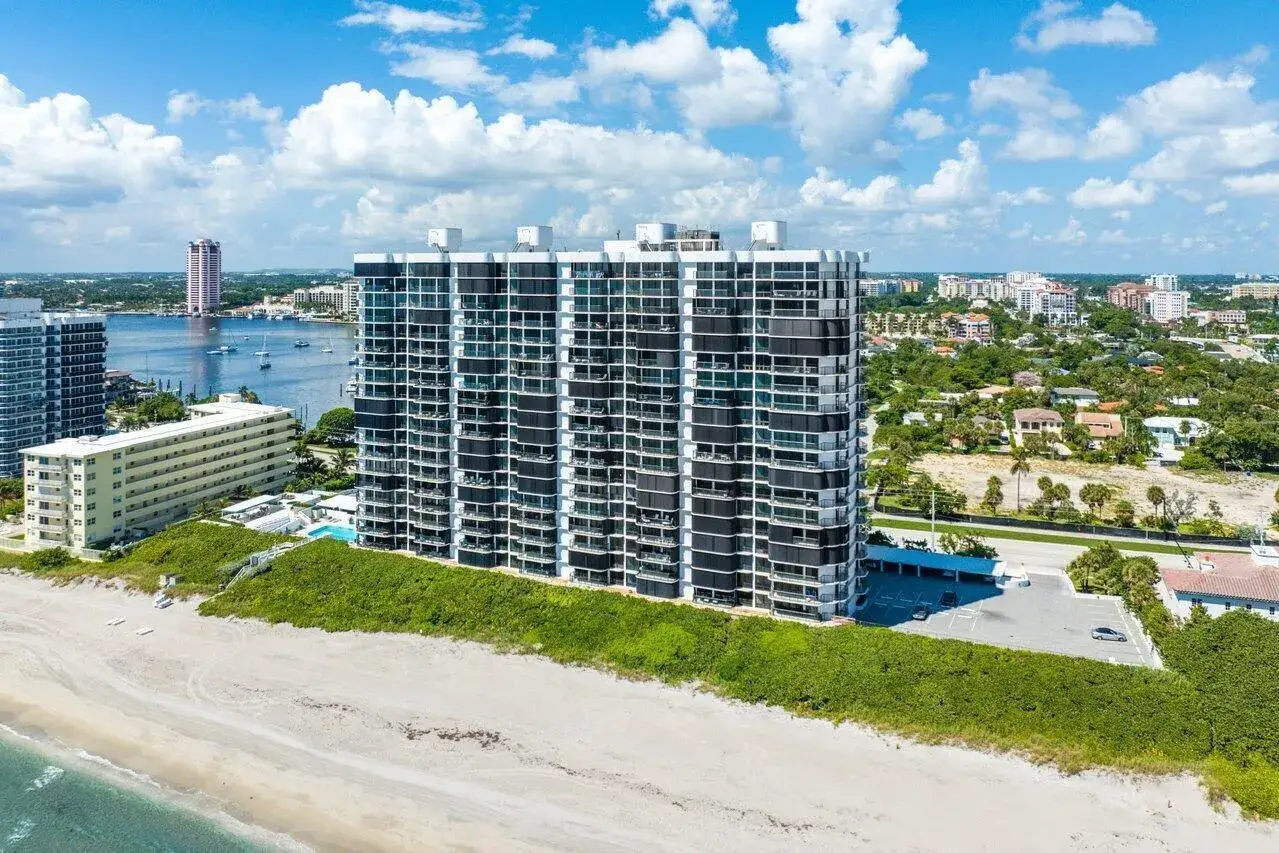2 bedroom 2 bath Residential Lease for rent at 250 S Ocean Boulevard # 6f, Boca Raton FL 33432