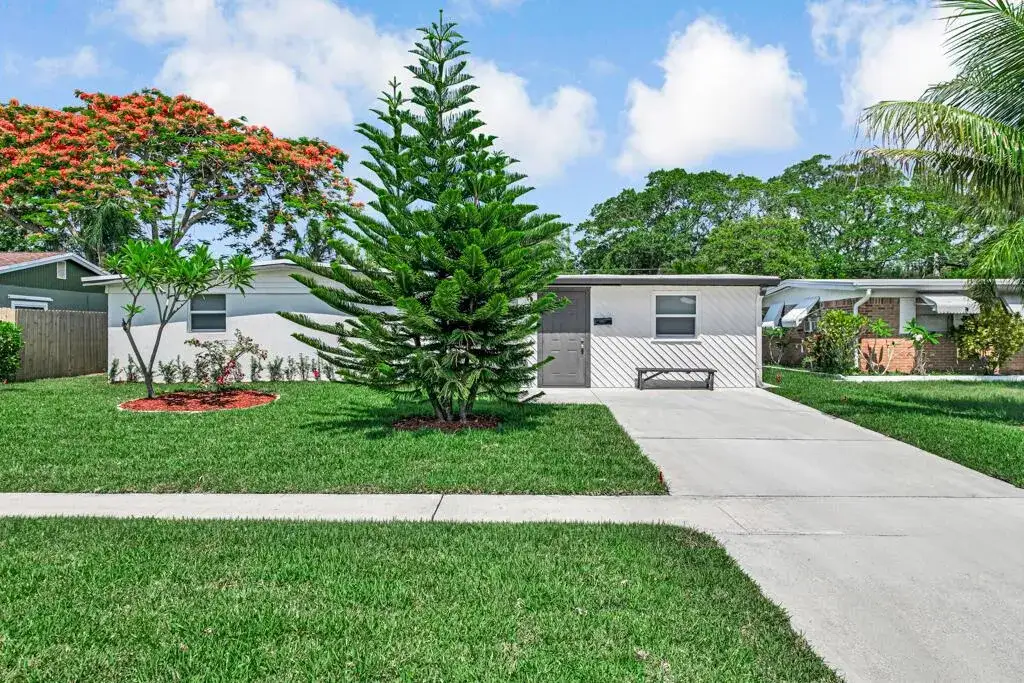 4 bedroom 2 bath Residential for sale at 12063 Acapulco Avenue, Palm Beach Gardens FL 33410