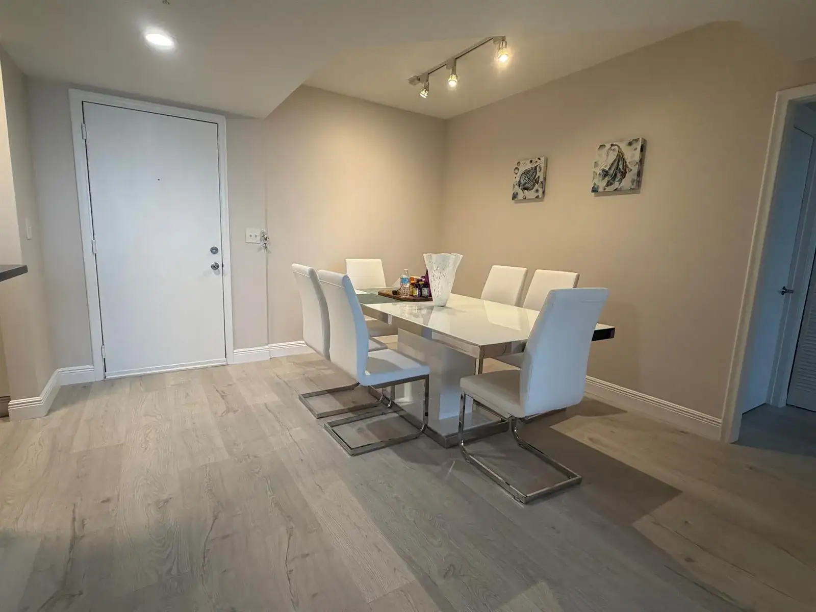 2 bedroom 2 bath Residential Lease for rent at 2775 NE 187th Street # 408, Aventura FL 33180