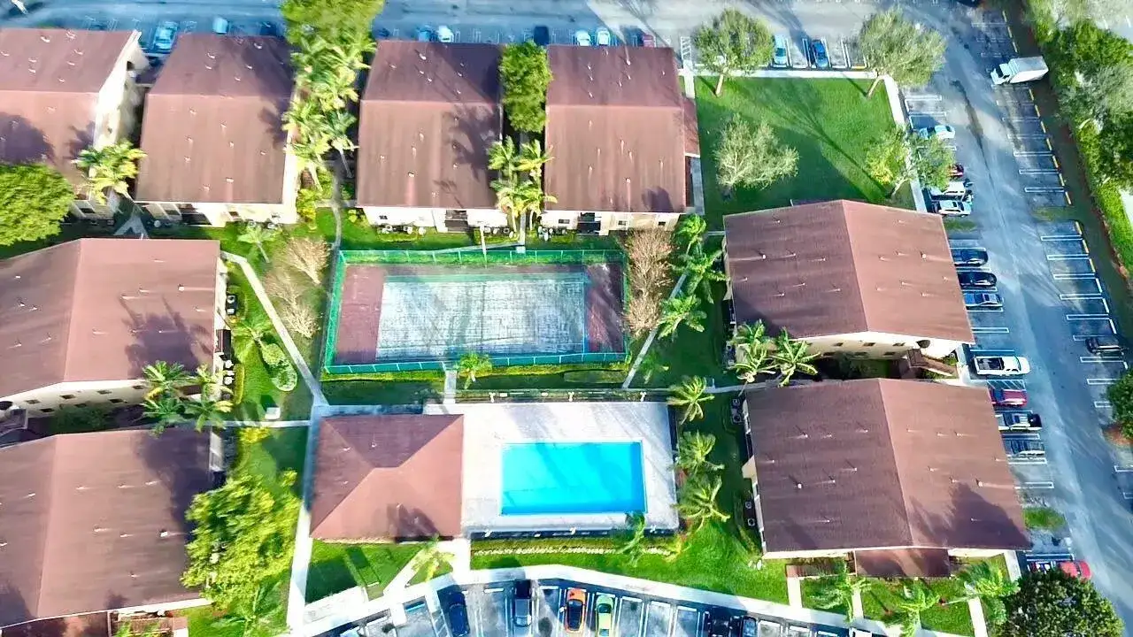 2 bedroom 2 bath Residential for sale at 6031 10th Avenue N # 120, FL 33463