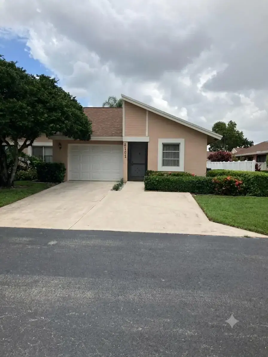 2 bedroom 2 bath Residential for sale at 8101 Sweetbriar Way, Boca Raton FL 33496