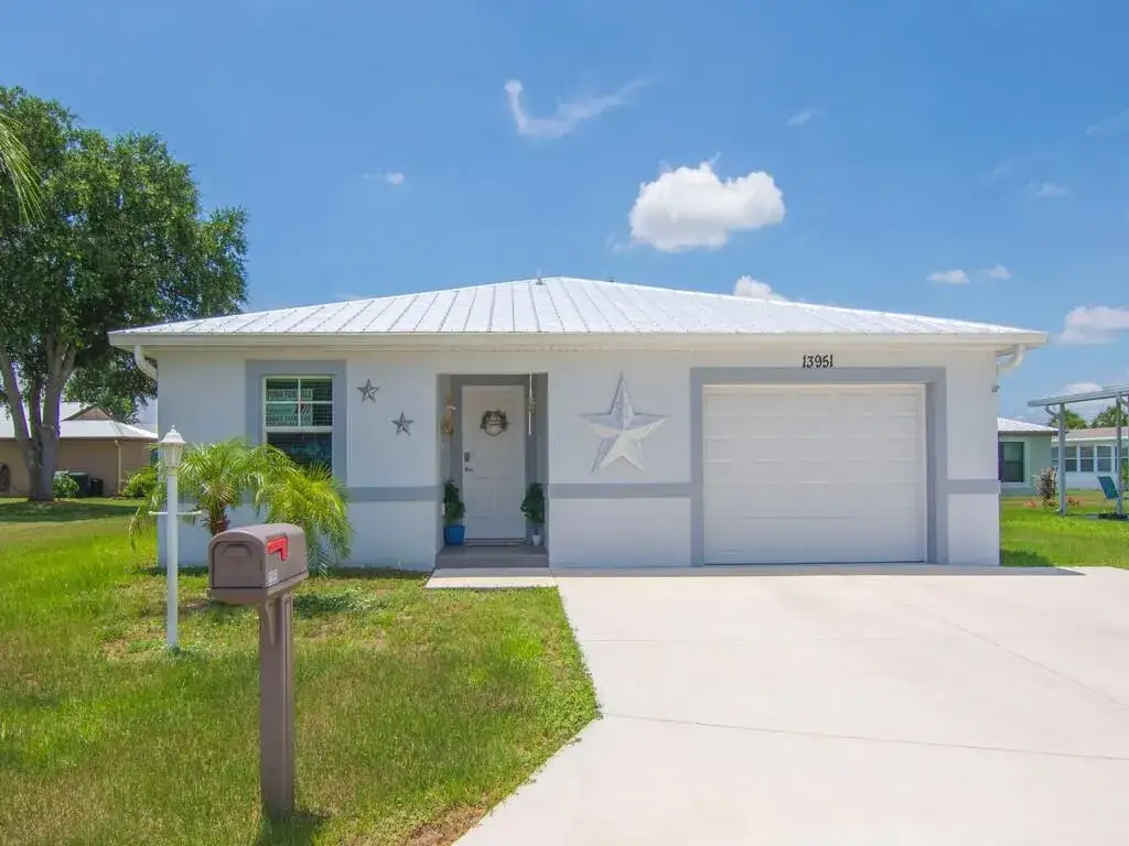 1 bedroom 1 bath Residential for sale at 13951 Brazil Court, Fort Pierce FL 34951