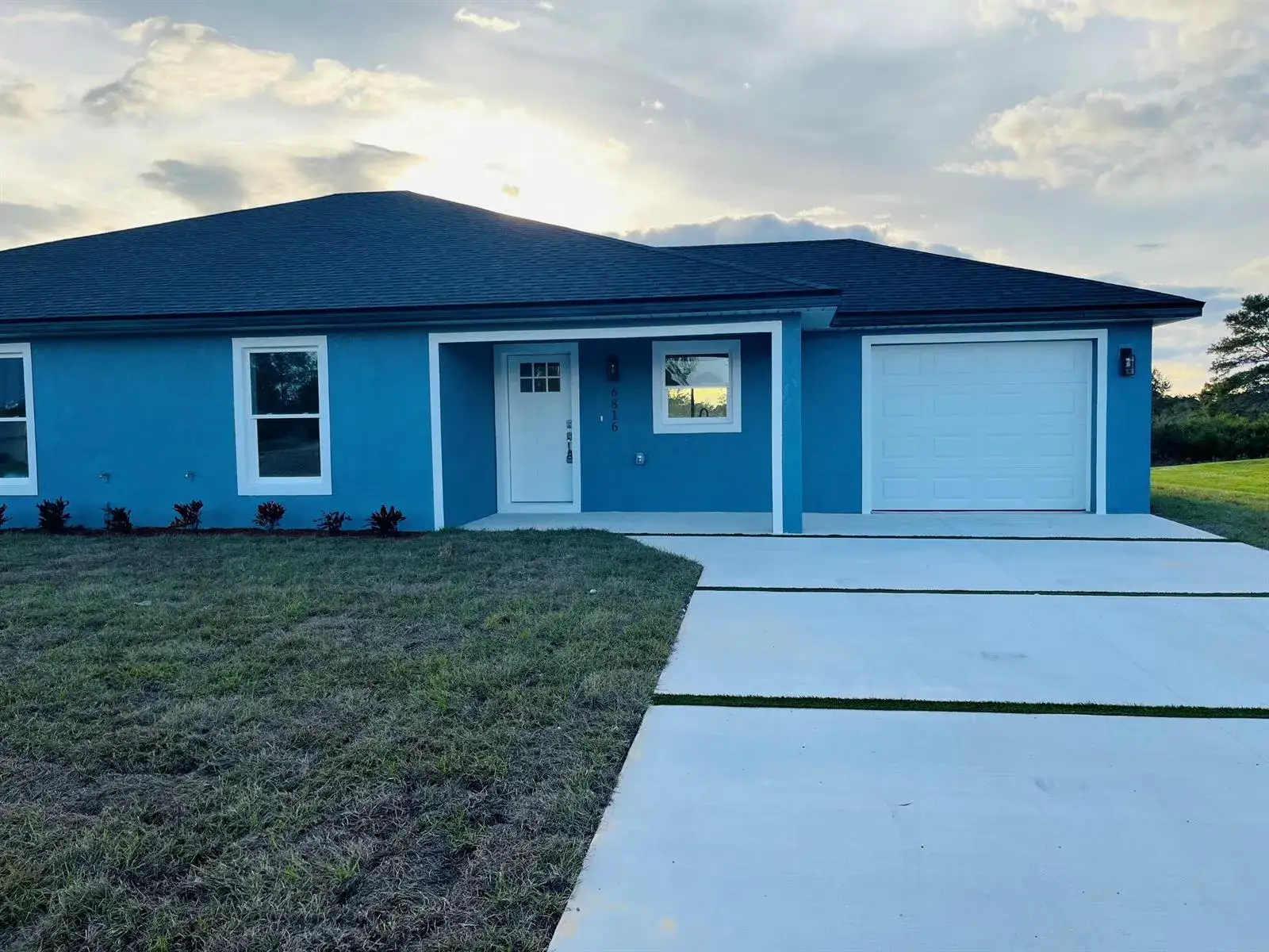 Commercial Sale for sale at 7056 San Benito Drive, Sebring FL 33872
