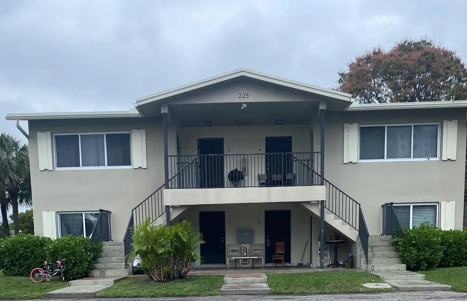 3 bedroom 2 bath Residential for sale at 225 SW 7th Street # 101, Boca Raton FL 33432