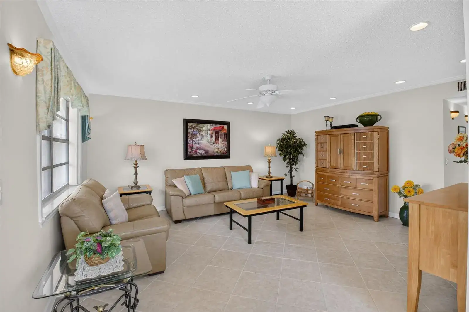 2 bedroom 2 bath Residential for sale at 323 Capri G # 323, Delray Beach FL 33484