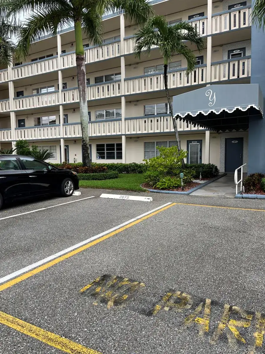 2 bedroom 2 bath Residential for sale at 3089 Yarmouth E # 3089, Boca Raton FL 33434