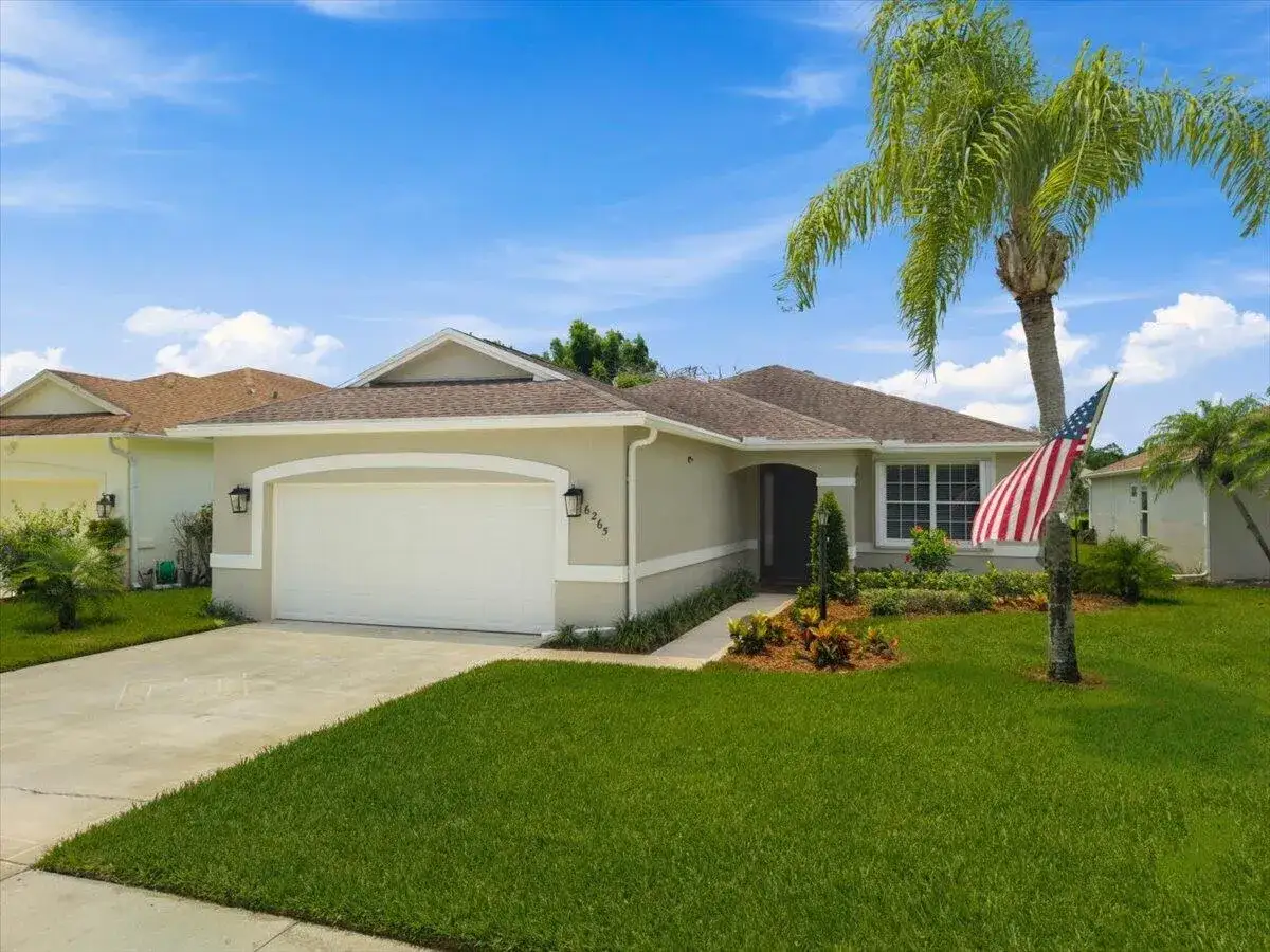2 bedroom 2 bath Residential for sale at 6265 33rd Manor, Vero Beach FL 32966