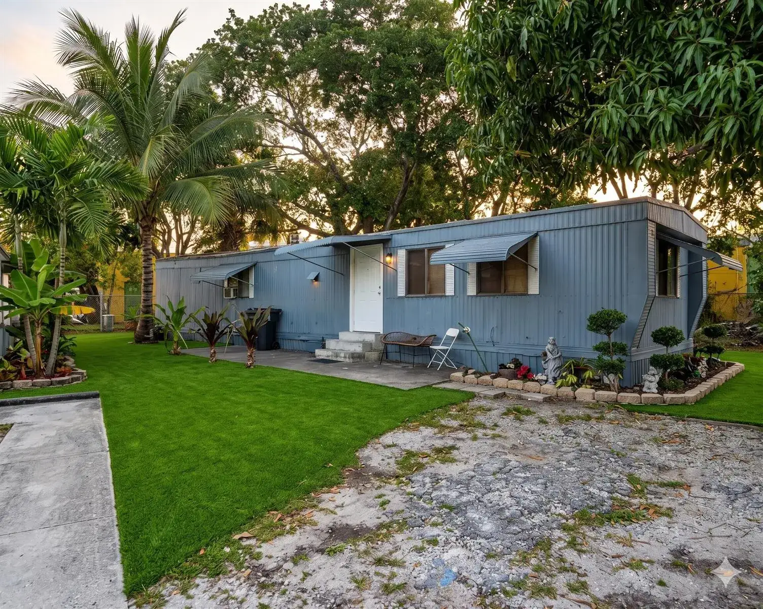5 bedroom 2 bath Residential for sale at 3 Ferne Lane, FL 33467