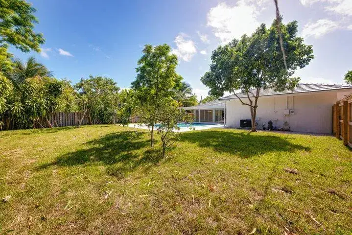 4 bedroom 2 bath Residential Lease for rent at 401 NE 10th Terrace, Boca Raton FL 33432