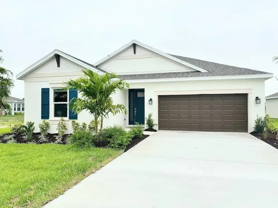 4 bedroom 3 bath Residential Lease for rent at 9299 SW Lorenzo Way, FL 34987