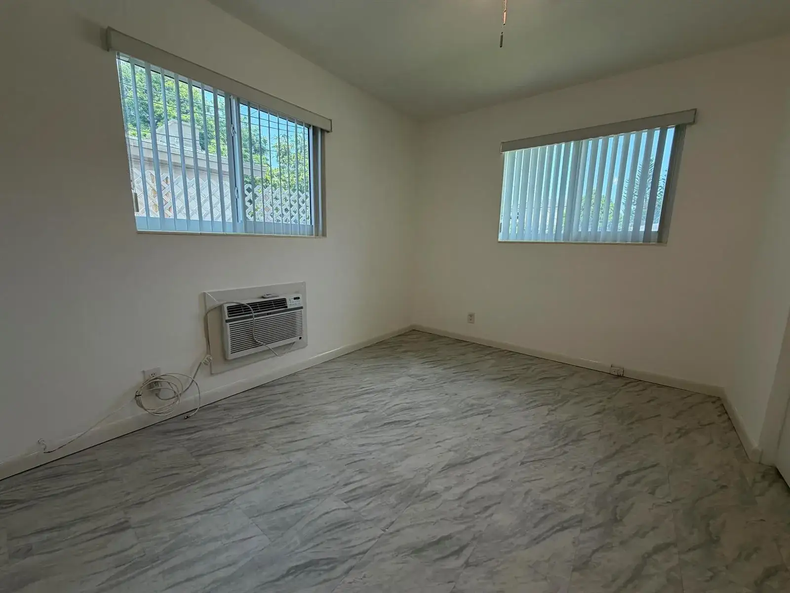 1 bedroom 1 bath Residential Lease for rent at 1531 Garfield Street # 1, Hollywood FL 33020