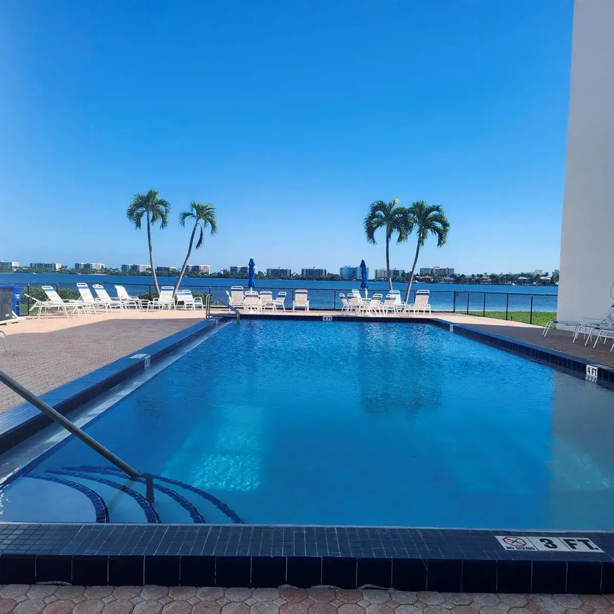 1 bedroom 1 bath Residential Lease for rent at 1516 S Lakeside Drive # 206, FL 33460