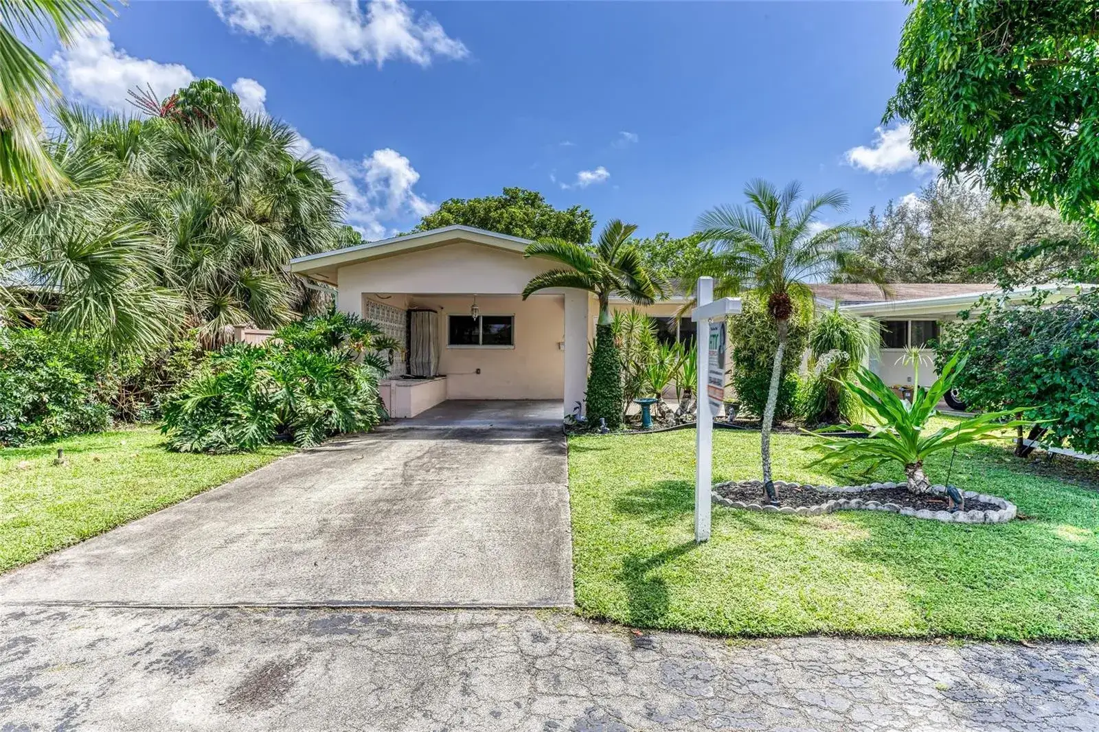 2 bedroom 1 bath Residential for sale at 1676 NE 40th Street, Oakland Park FL 33334