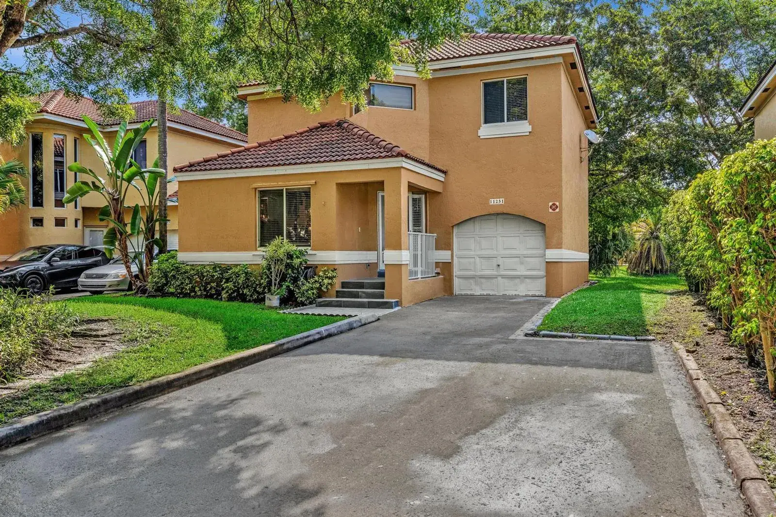 3 bedroom 2 bath Residential for sale at 11251 Lakeview Drive # f, Coral Springs FL 33071