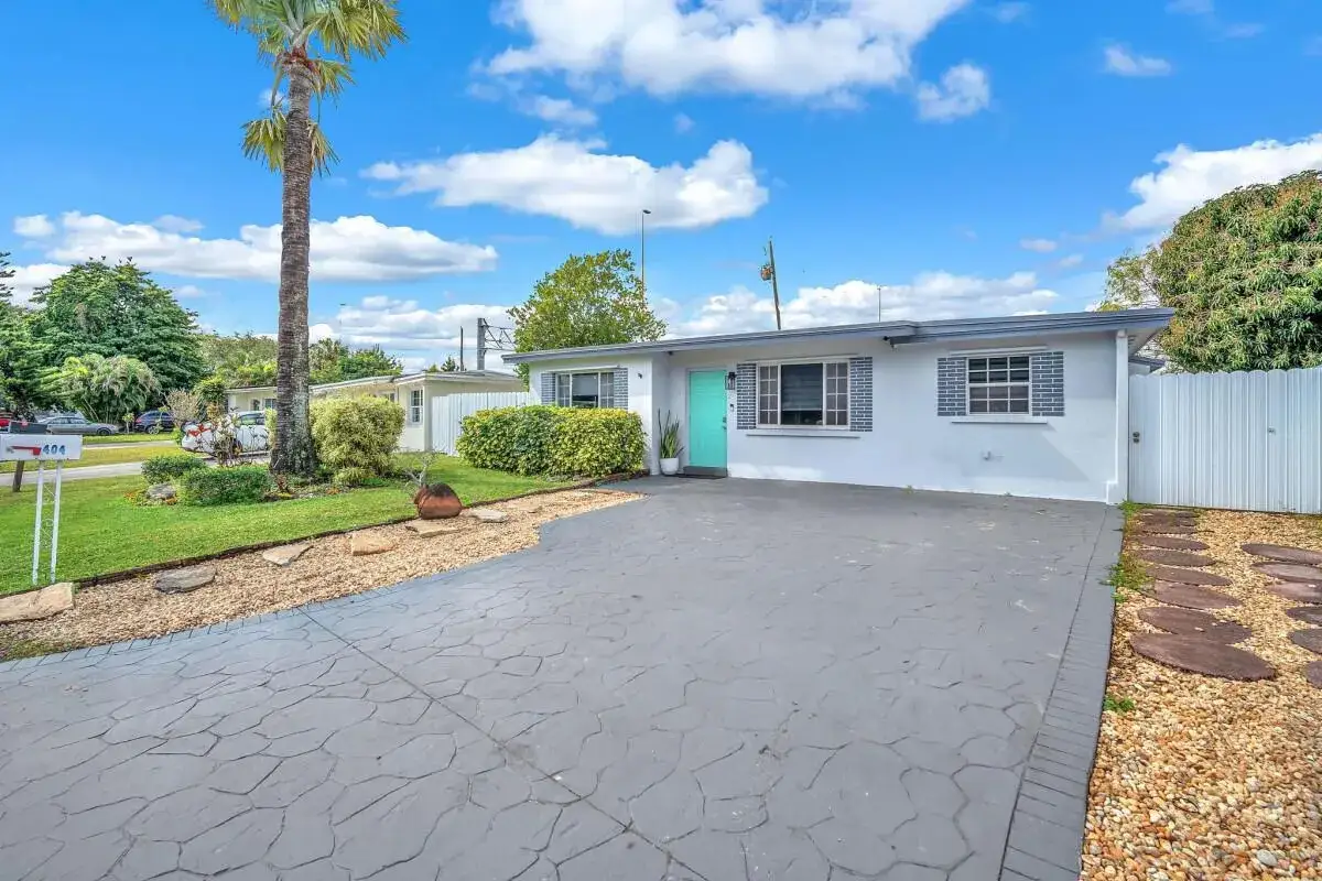 3 bedroom 2 bath Residential Lease for rent at 404 S 62nd Terrace, Hollywood FL 33023