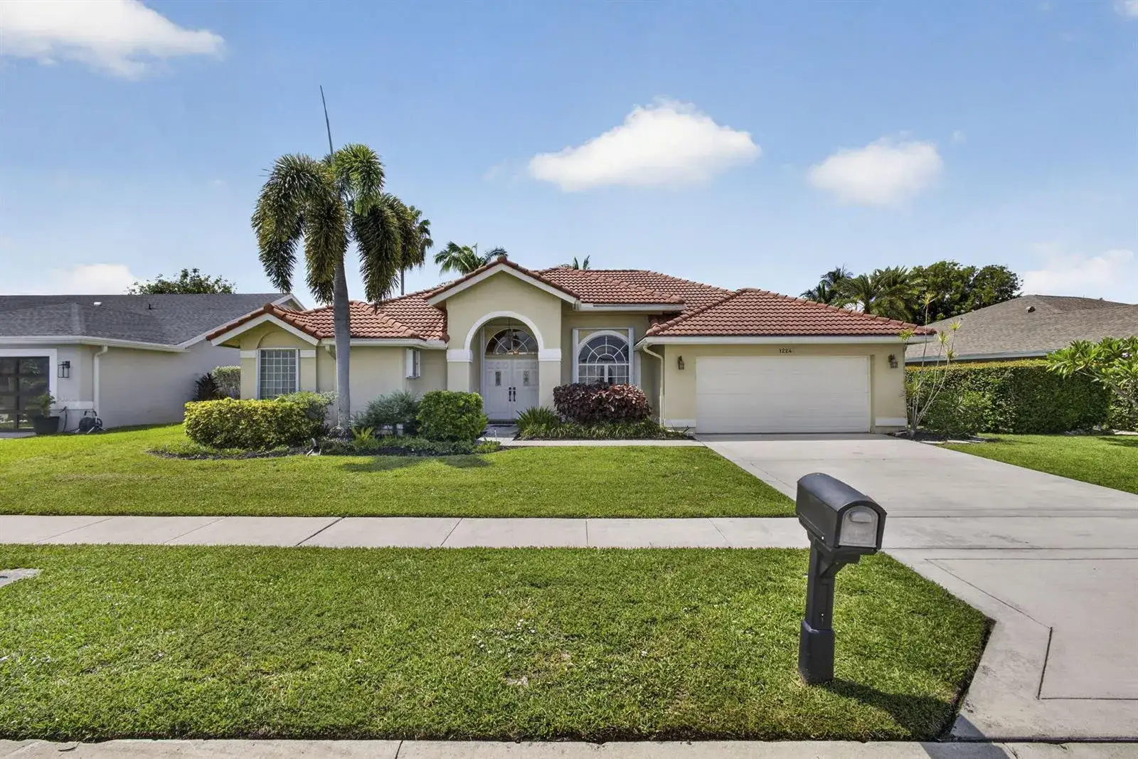 3 bedroom 2 bath Residential for sale at 1224 Lake Breeze Drive, Wellington FL 33414
