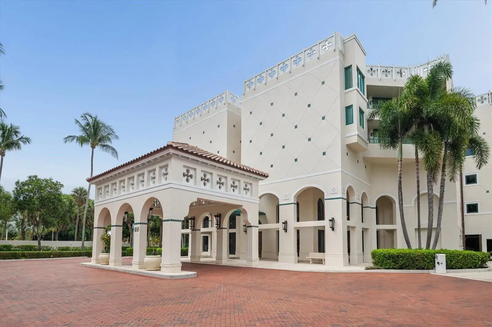 2 bedroom 2 bath Residential for sale at 120 SE 5th Avenue # 329, Boca Raton FL 33432