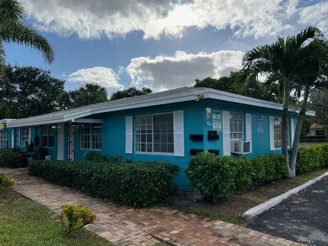 Commercial Sale for sale at 626 S Federal Highway # 5, FL 33460