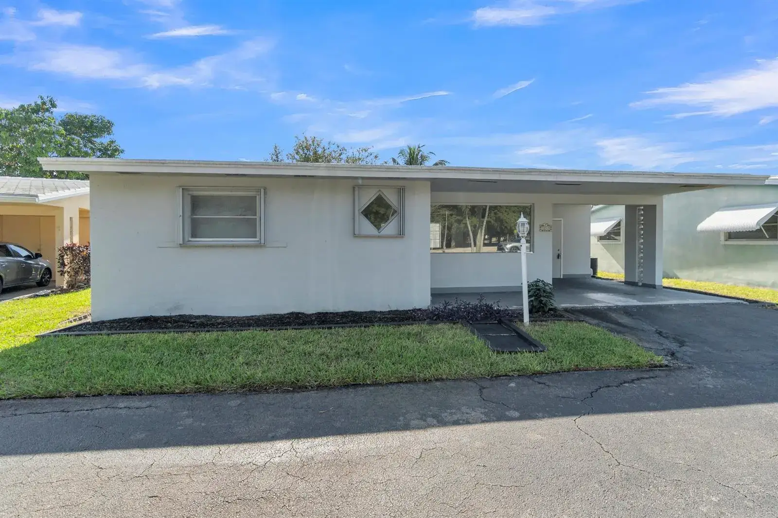 2 bedroom 1 bath Residential for sale at 3240 Sheridan Lane # 117, Hollywood FL 33021