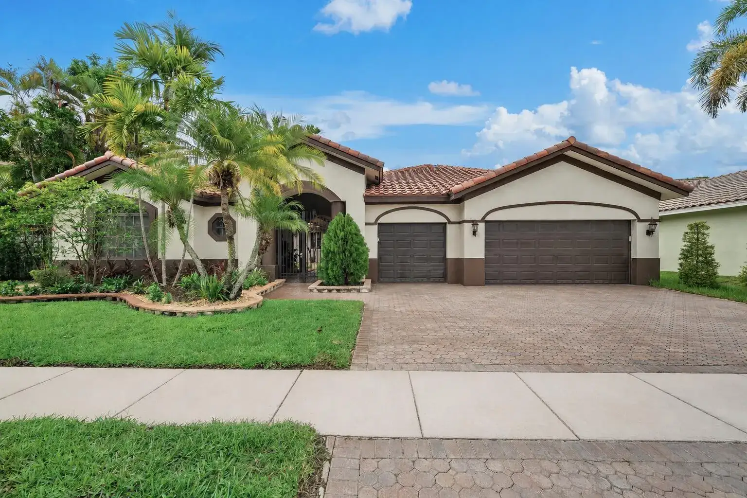 4 bedroom 3 bath Residential for sale at 14520 SW 37th Street, Miramar FL 33027