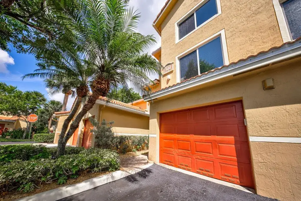 3 bedroom 2 bath Residential for sale at 500 Scotia Drive # 302, Hypoluxo FL 33462