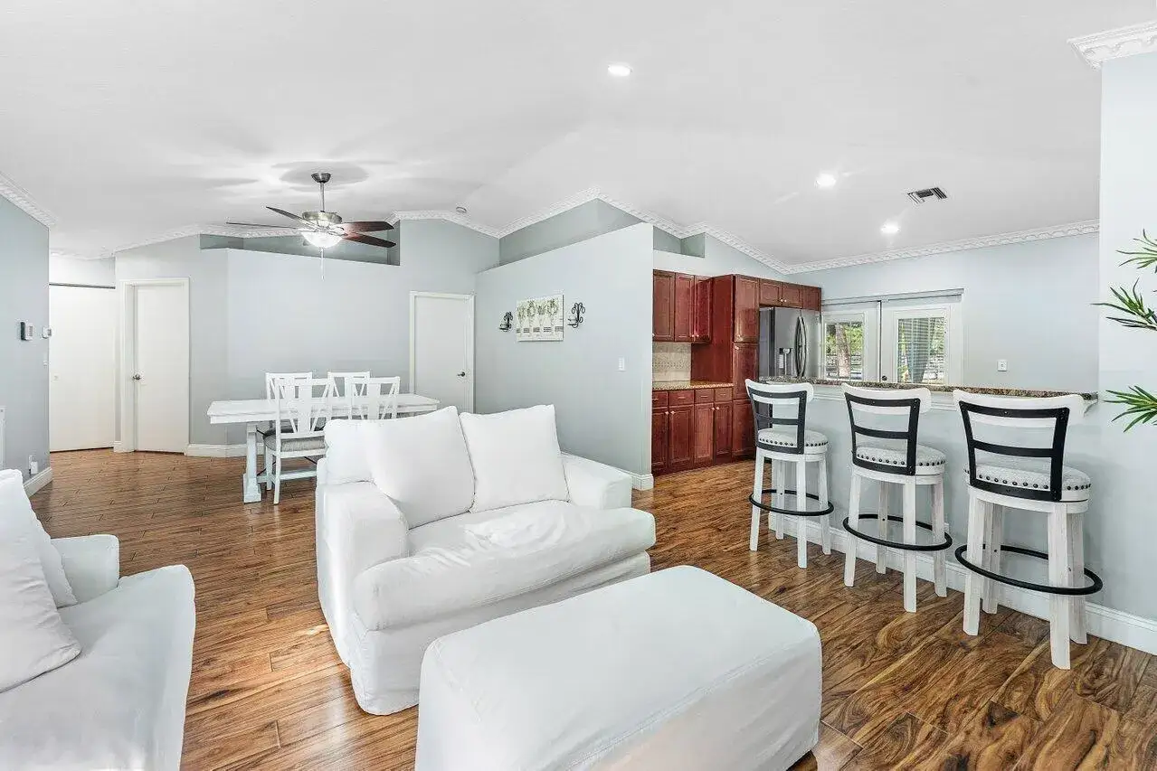 3 bedroom 2 bath Residential for sale at 5418 Club Circle, Haverhill FL 33415