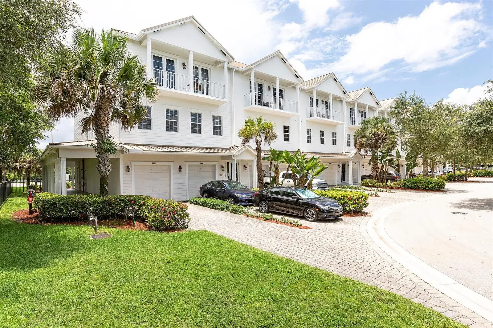 2 bedroom 2 bath Residential Lease for rent at 6807 Lakeside Circle N # 1, Davie FL 33314