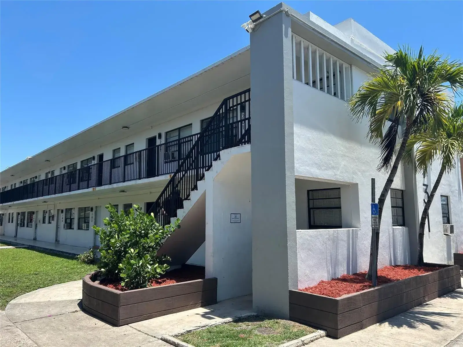 1 bedroom 1 bath Residential Lease for rent at 731 NW 56th Street, Miami FL 33127