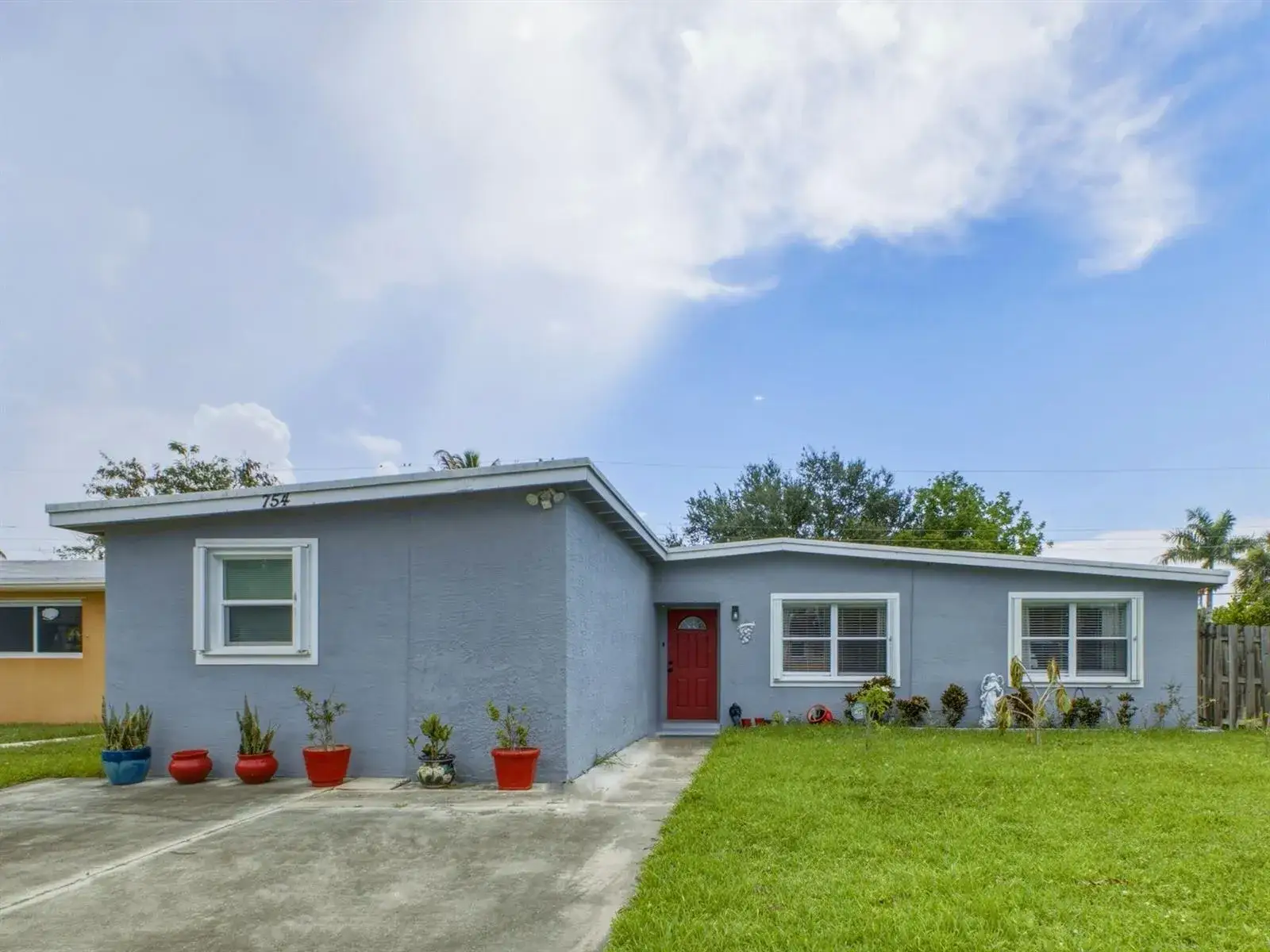 3 bedroom 2 bath Residential for sale at 754 Hibiscus Drive, Royal Palm Beach FL 33411