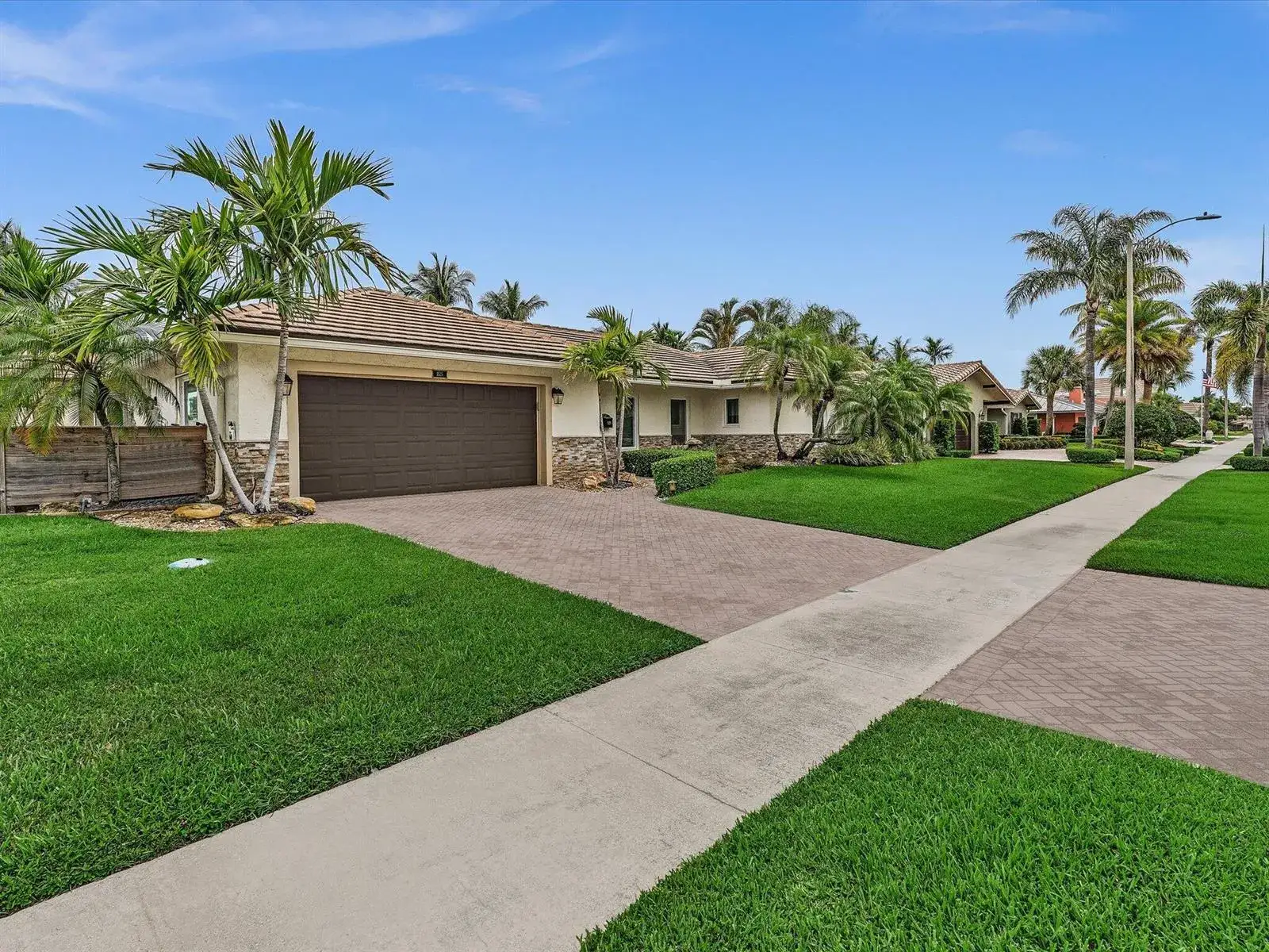 3 bedroom 3 bath Residential for sale at 1525 SE 12th Street, Deerfield Beach FL 33441