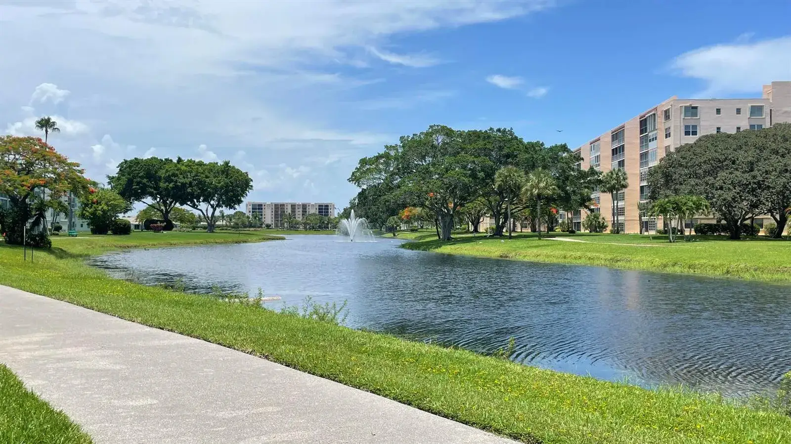 2 bedroom 2 bath Residential Lease for rent at 4 Abbey Lane # 103, Delray Beach FL 33446