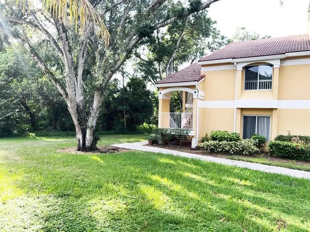 2 bedroom 2 bath Residential Lease for rent at 2350 NW 33rd Street # 807, Oakland Park FL 33309