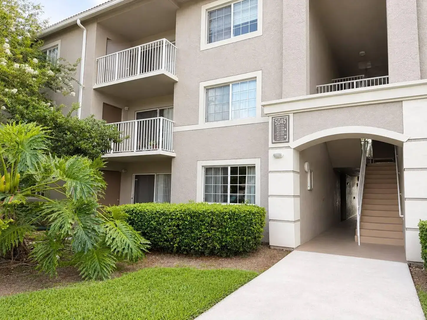 2 bedroom 2 bath Residential for sale at 5045 Wiles Road # 105, Coconut Creek FL 33073