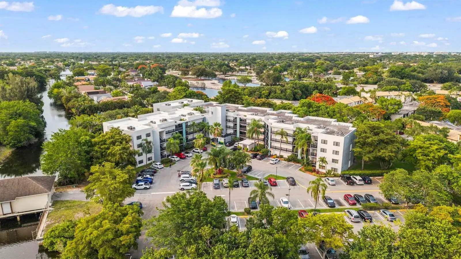 1021 Mockingbird Lane # 211, Plantation FL 33324