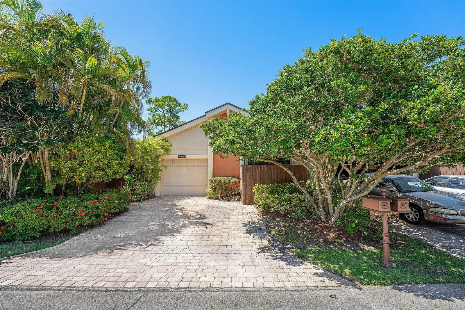 3 bedroom 2 bath Residential for sale at 7627 Sierra Drive W, Boca Raton FL 33433