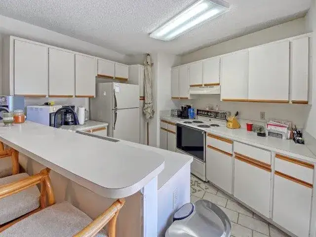 2 bedroom 2 bath Residential for sale at 62 Springdale Circle, Palm Springs FL 33461