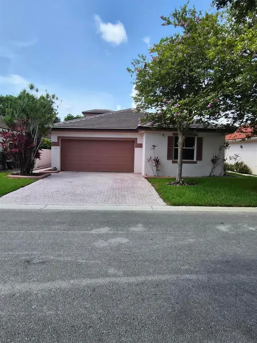 4 bedroom 2 bath Residential Lease for rent at 7306 NW 1st Manor NW, Plantation FL 33317