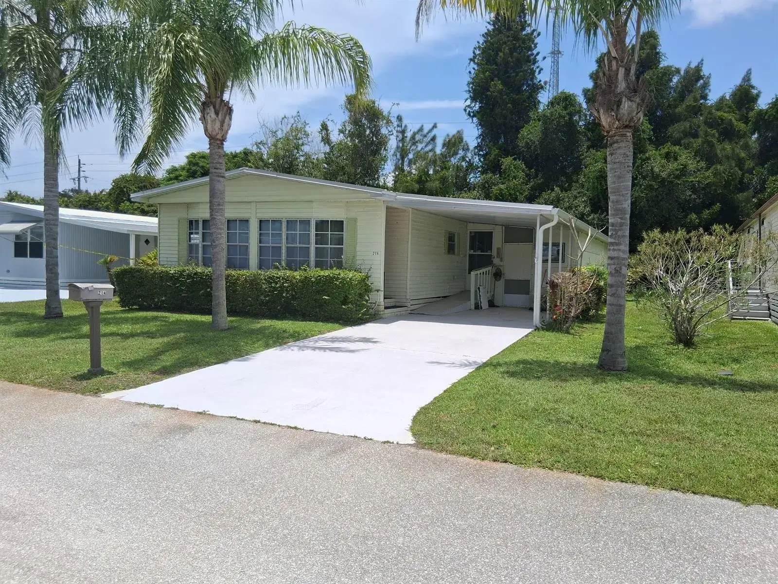 2 bedroom 2 bath Residential for sale at 214 W Caribbean, Port St. Lucie FL 34952