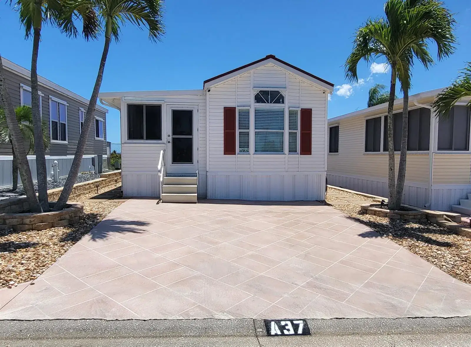 1 bedroom 1 bath Residential for sale at 900 Juno Ocean Walk # 37, Juno Beach FL 33408